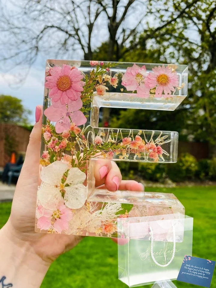 🌸Lampe de nuit artisanale en résine florale