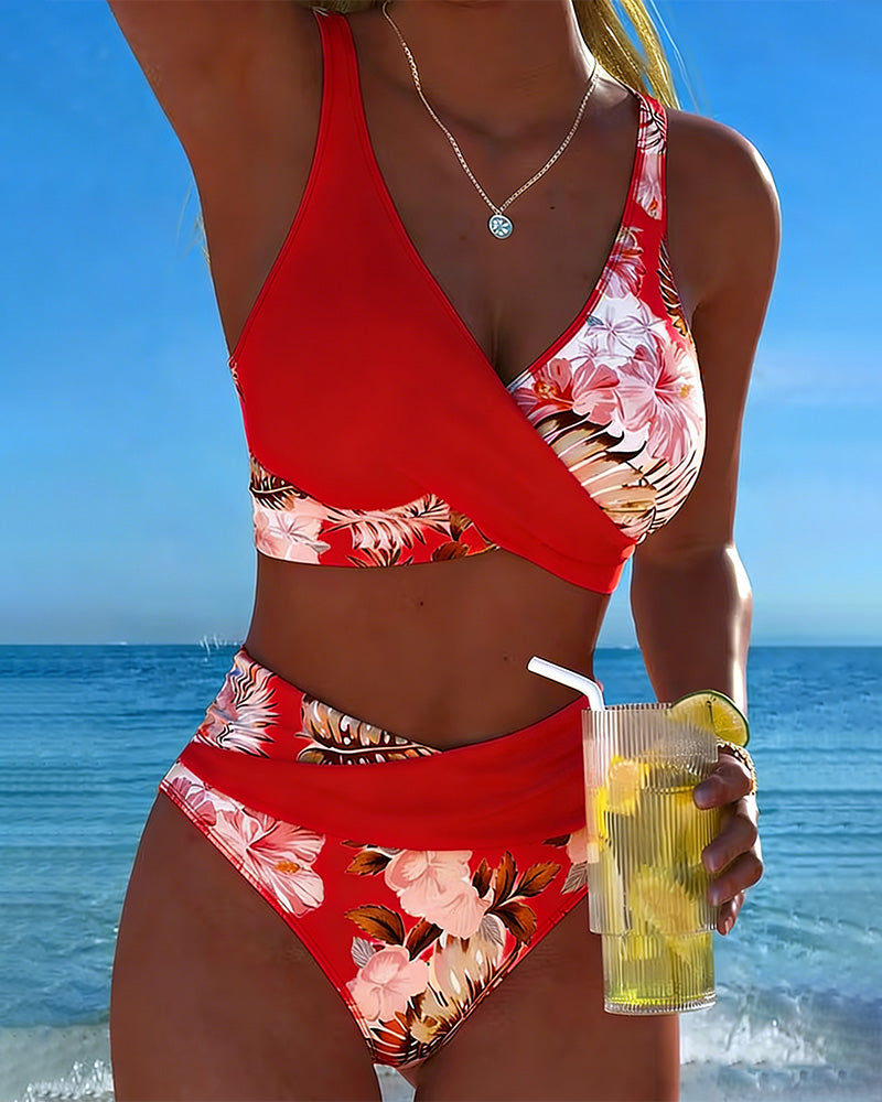 Bikini à motifs floraux contrastés