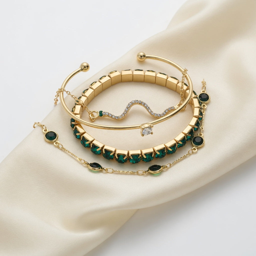 Émeraude™ — Set bracelets dorés pierres vertes élégance précieuse