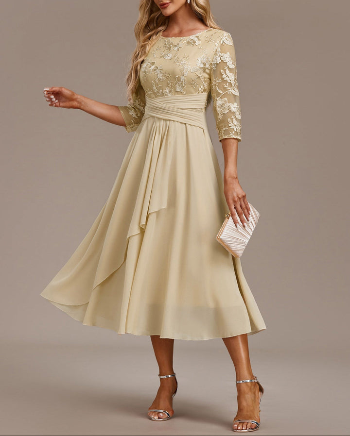 Elin™ - Robe champagne avec de délicates broderies