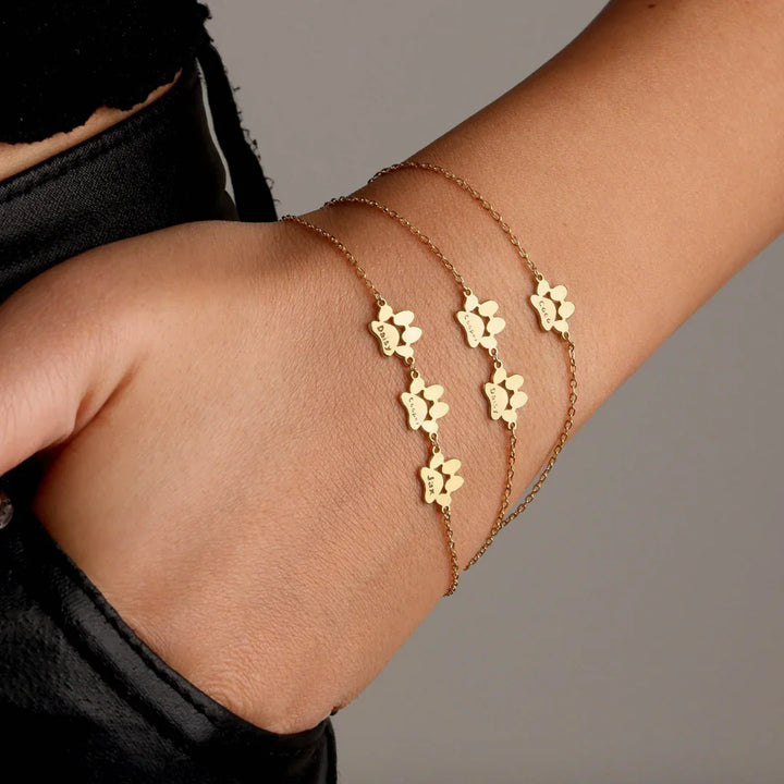 Un bracelet qui dit “je t’aime” sans mots — délicat, symbolique et entièrement personnalisable.