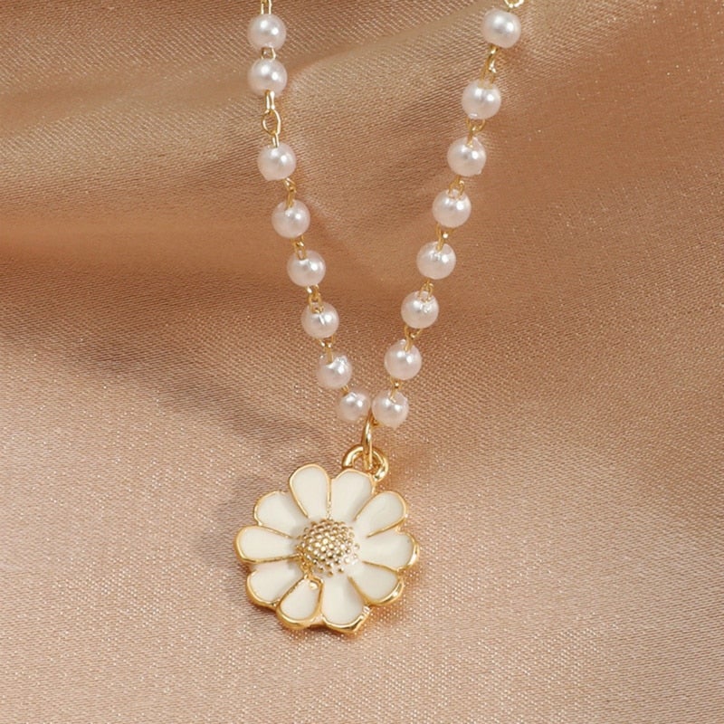 Collier Pendentif Marguerite avec Perle