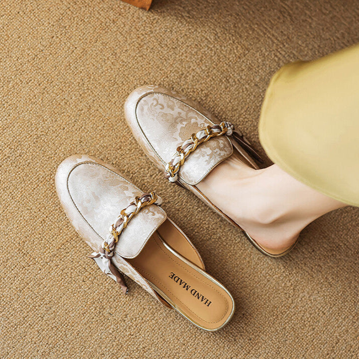 Marisa | Mules Mocassins avec Chaîne Décorative