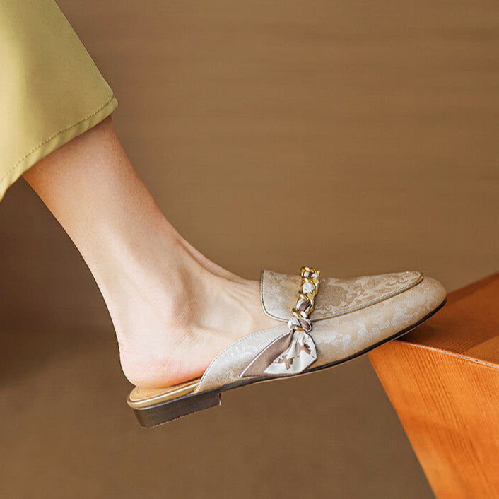 Marisa | Mules Mocassins avec Chaîne Décorative