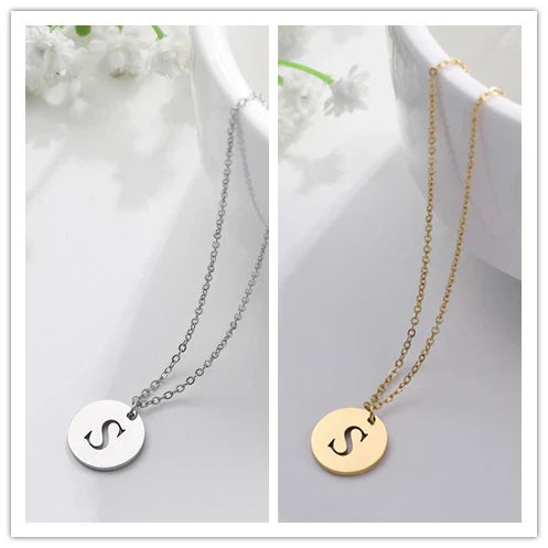 Collier Pendentif Lettre en Or Élégant