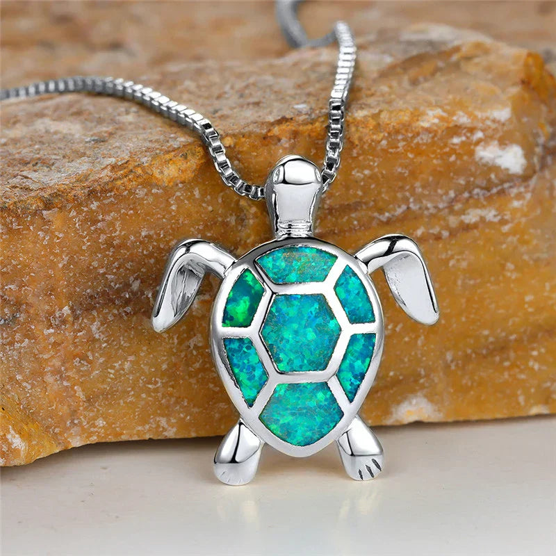 Pendentif Tortue en Opale de Feu Vert Vintage en Or