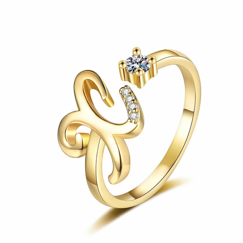 Lumévara™ — Bague cœur initiale élégance personnalisée