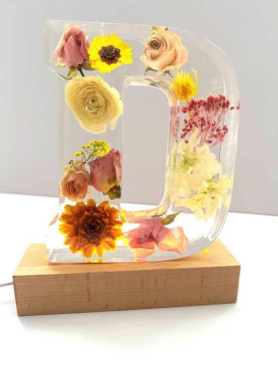 🌸Lampe de nuit artisanale en résine florale