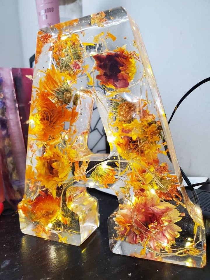 🌸Lampe de nuit artisanale en résine florale